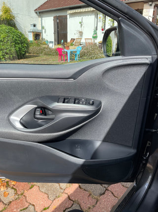 Toyota Yaris IV Design 1.5 Essence 130ch – 2021